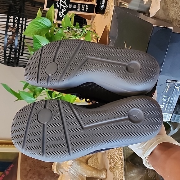 Jordan sneakers - Picture 7 of 8